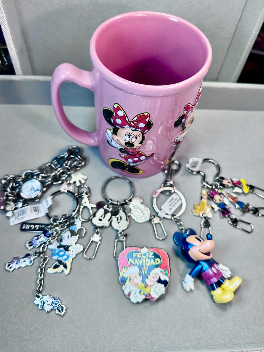 Disney Master Lot: Minnie 3D Mug, Charm Watch, 2014 Christmas Pin, 4 Keychains